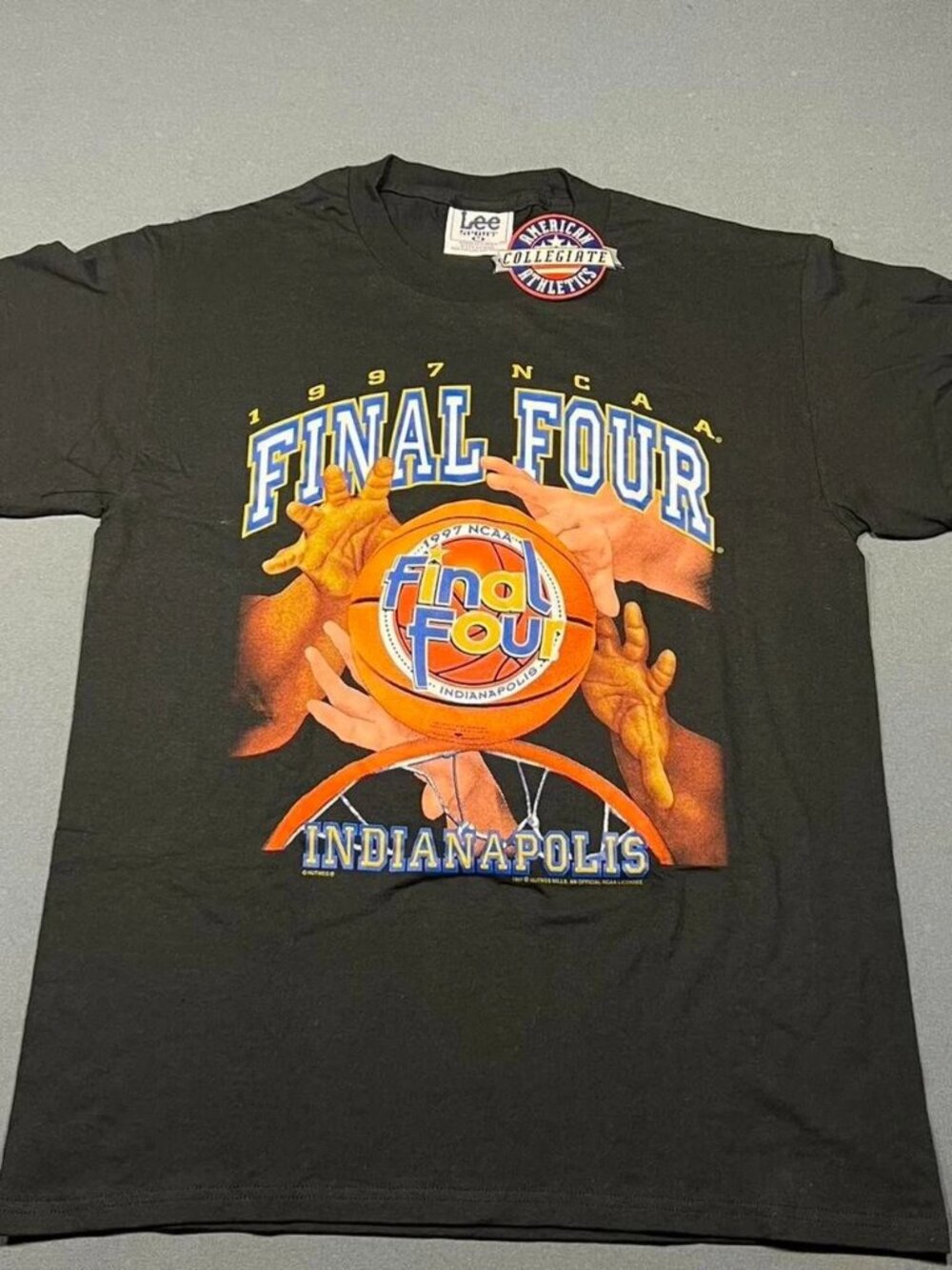 Vintage 1997 NCAA Final Four Indianapolis T Shirt Sport Basketball Graphic